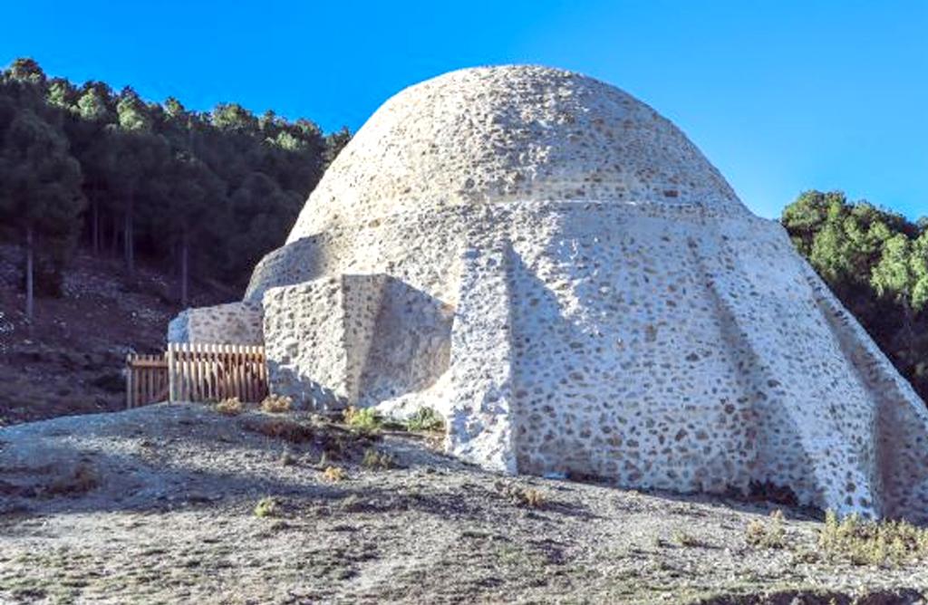 Los Pozos de la Nieve de Sierra Espua pronto podrn ser admirados tras su reconstruccin